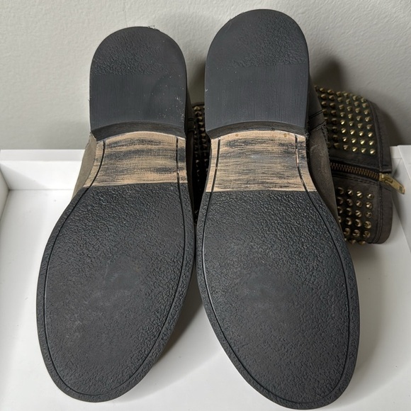 Steve Madden Monica Distressed Grey Leather Studded Biker Boots Women's Size 11 - Picture 8 of 9